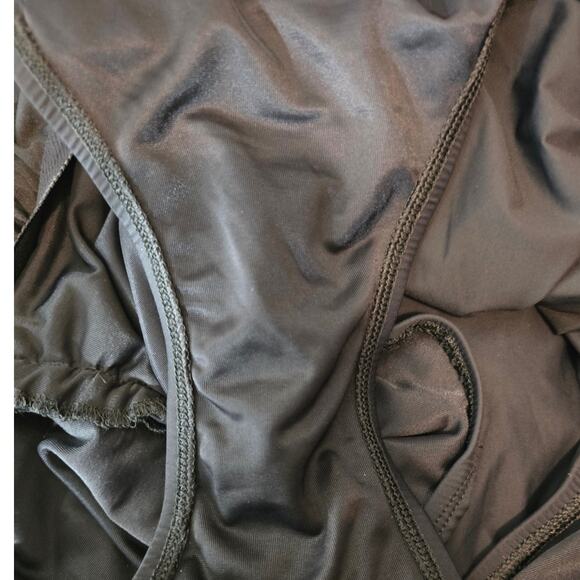 Spanx Black One Piece Bathing Suit Lightly Padded Figure Flattering Women's 18 - Picture 5 of 6